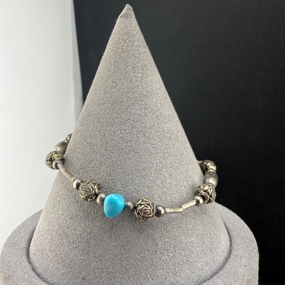 Estate Jewelry - Vintage Beaded Bracelet Blue Silver Tone‎ 7"